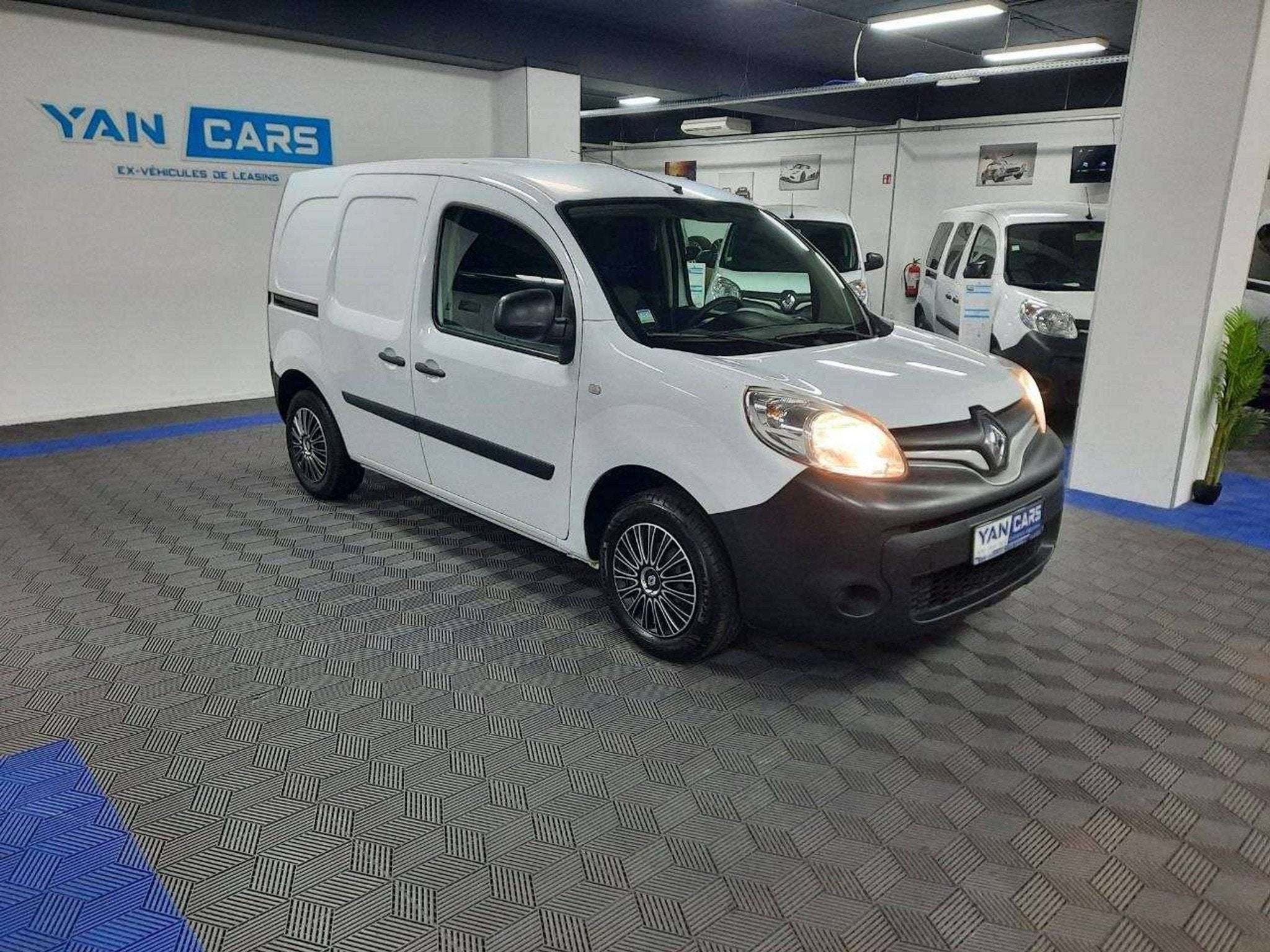 Renault Kangoo Climatisation | Tôlée intégrale | Garantie, Autos, Achat, Euro 6, Entreprise, 2 places