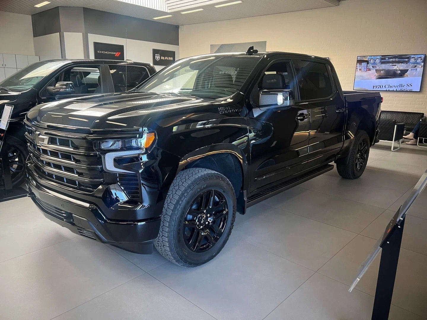 Chevrolet Silverado HIGH COUNTRY MIDNIGHT Crew Cab 6.2 L - V, Autos, Chevrolet, Neuf, 6200 cm³, Silverado, Automatique