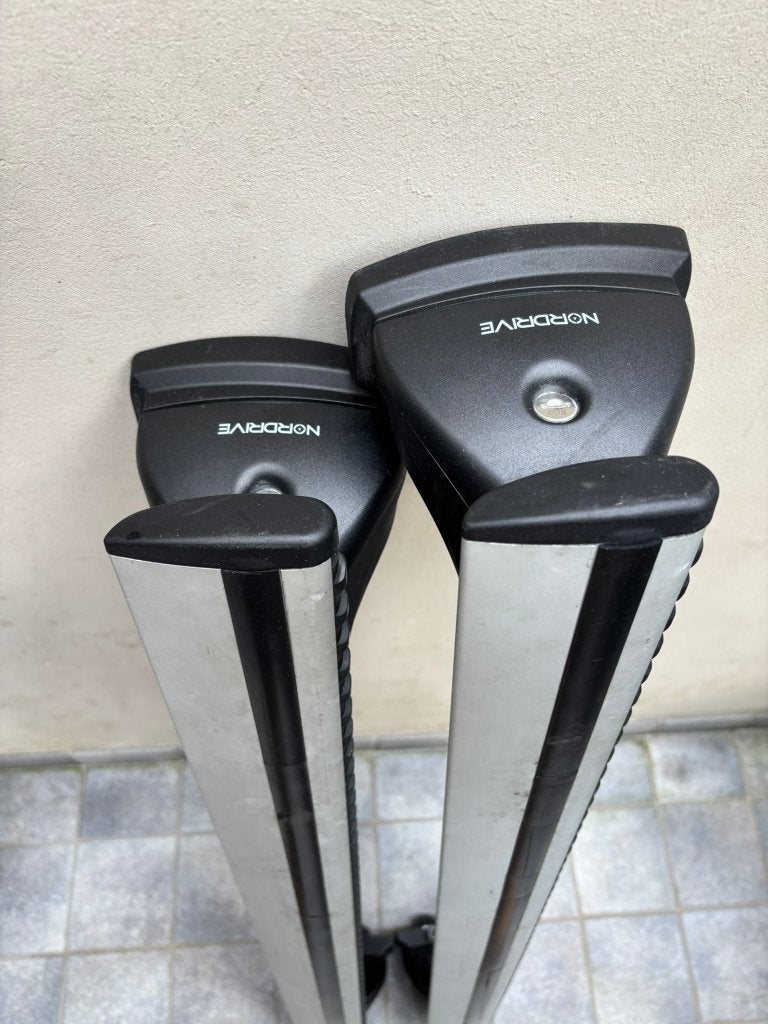 Barres de toit Nordrive avec kit de fixation - Très bon état, Enlèvement, Utilisé