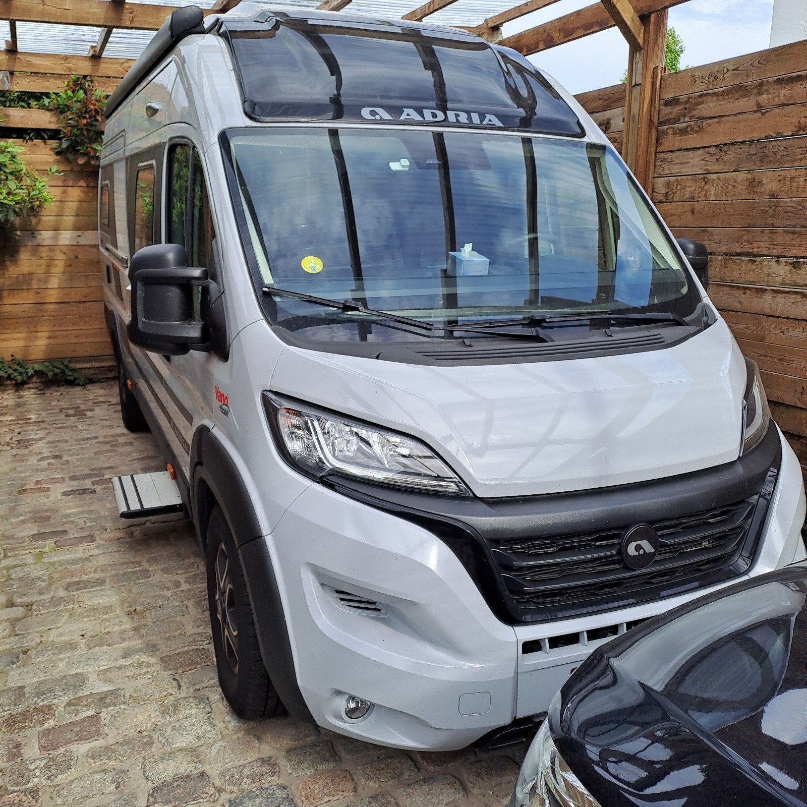 Adria Twin Sports Luxe SGX for 4, Caravans en Kamperen, Mobilhomes, Particulier, Adria, Fiat, Elektrisch, Koelkast, Elektrische opstap