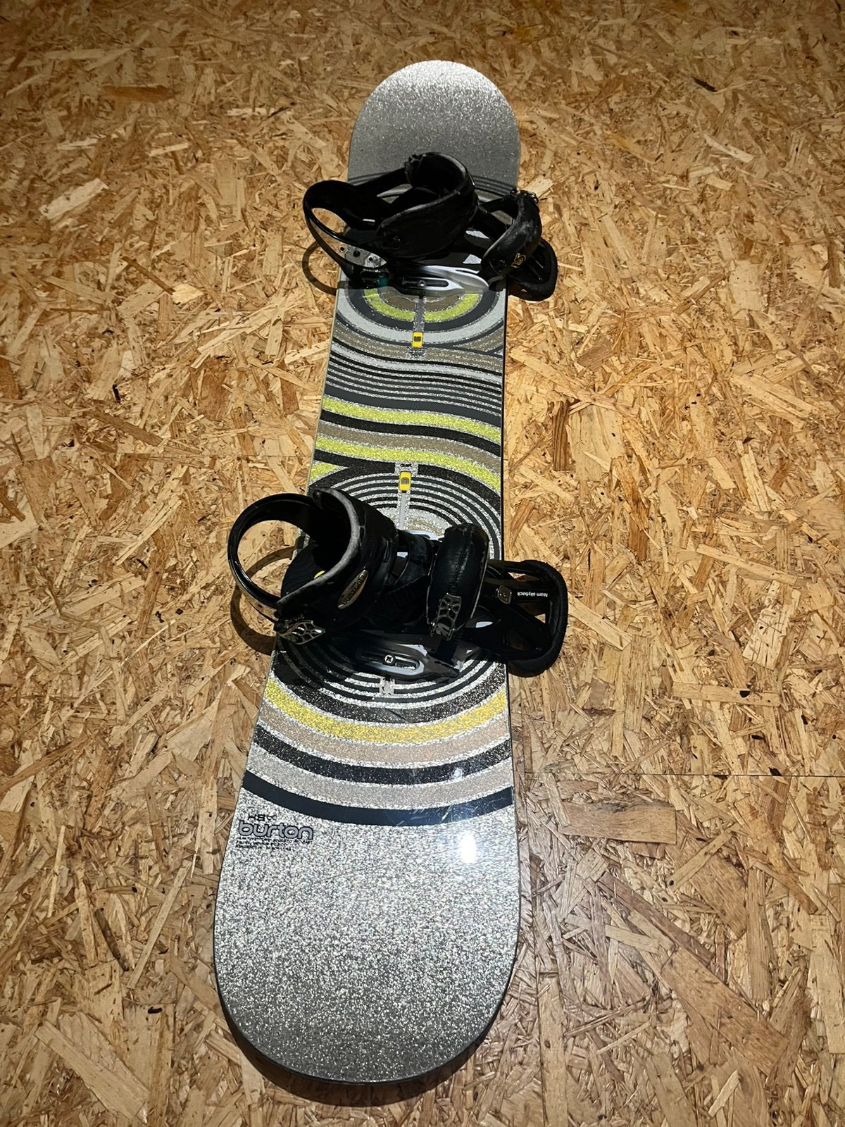 Burton X8 EST 160 incl. bindingen, Sports & Fitness, Enlèvement, Planche