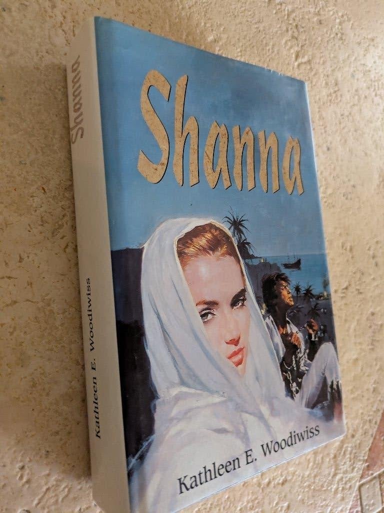 Shanna (Kathleen E. Woodiwiss)., Kathleen E. Woodiwiss., Comme neuf, Reste du monde, Envoi