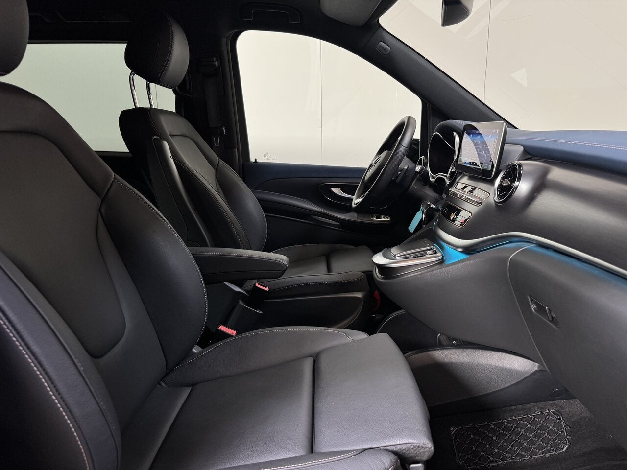 Mercedes-Benz EQV 300 93,3 Kwh - 8 PL - Long - 4 600 KM! Ni, Autos, 0 kg, Euro 6, 0 kg, Noir