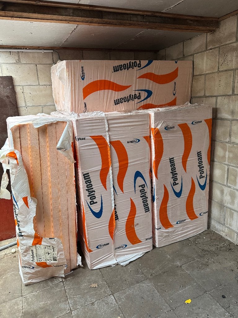 Polyfoam 6 pakken 31,5m2 en 1 pack rockwool, Doe-het-zelf en Bouw, Isolatie en Afdichting, Ophalen, Overige materialen, 4 tot 8 cm