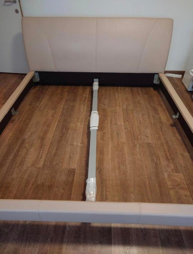 Luxe lederen bed +GRATIS lattenbodems 180x200, Huis en Inrichting, Slaapkamer | Bedden, Ophalen, Overige materialen, Beige, Tweepersoons