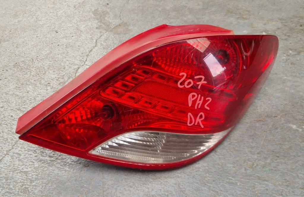 Feux arriere DROIT PEUGEOT 207 PHASE 2  feu optique phare, Enlèvement, Peugeot
