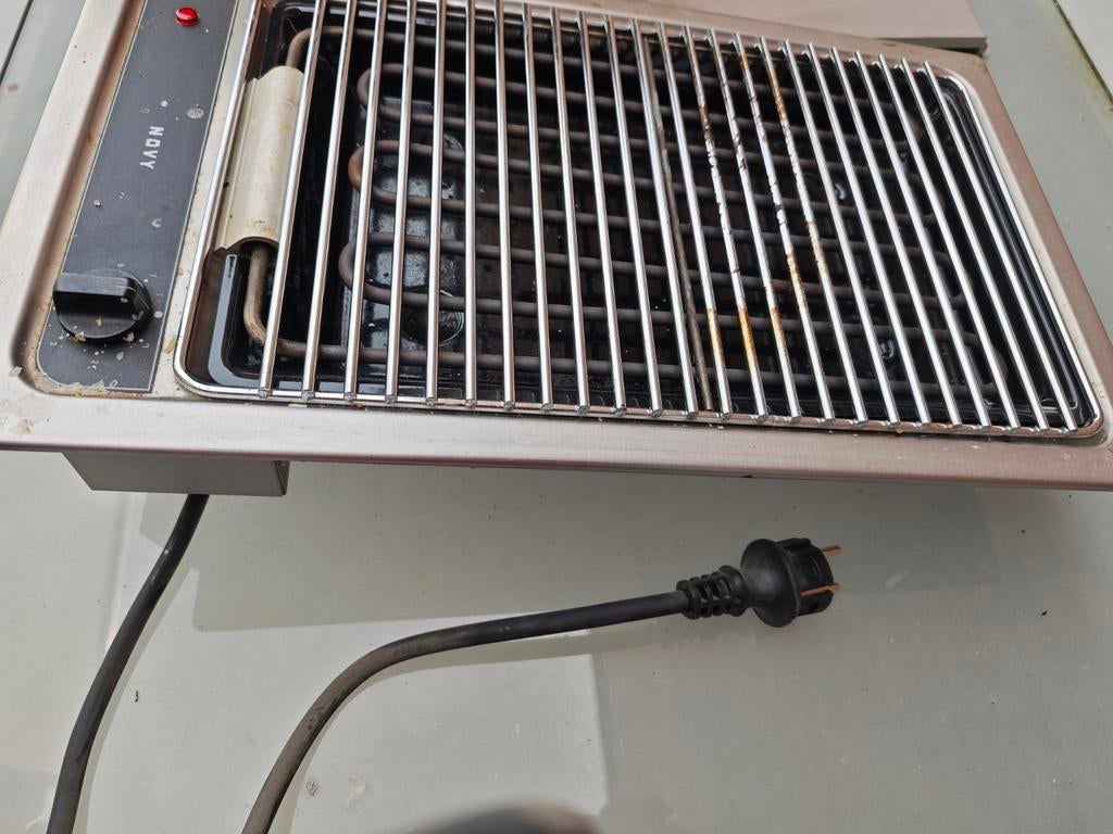 Novi gril, Electroménager, Fours, Enlèvement, Encastré, Gril