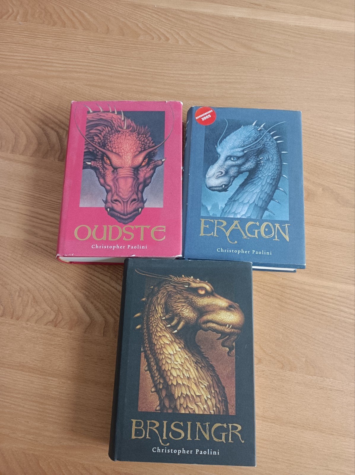 Christopher Paolini Eragon reeks, Ophalen