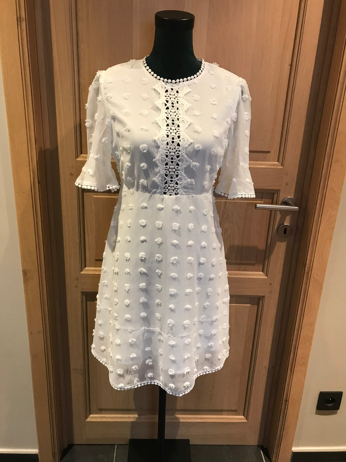 Robe taille M, Enlèvement ou Envoi, Neuf, Taille 38/40 (M), Blanc