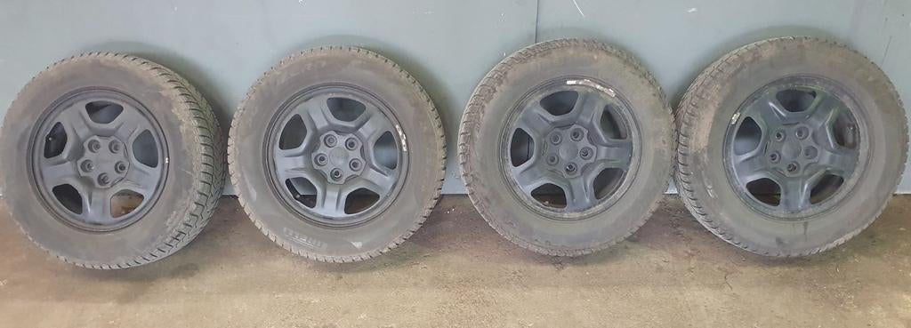 Roues jeep renegate, Ophalen, Band(en)