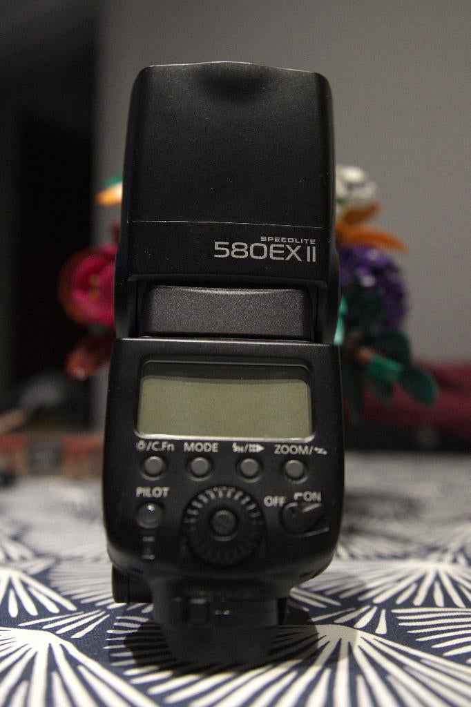 Canon Speedlite 580EX II + Draagtas, TV, Hi-fi & Vidéo, Photo | Flash, Enlèvement ou Envoi, Comme neuf, Canon, Inclinable