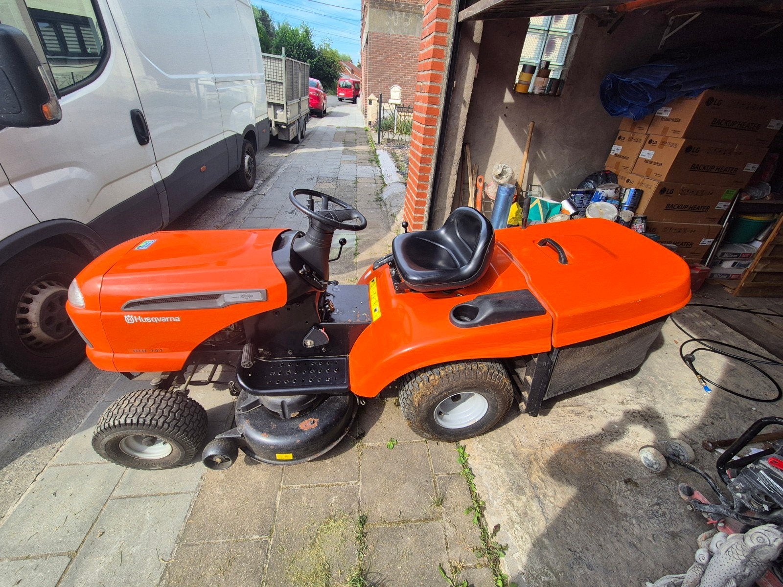 Tracteur tondeuse husqvarna cth 141, Comme neuf, Enlèvement, 90 à 120 cm, Bac de ramassage