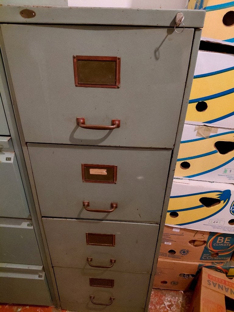Antieke stalen ladekast,archiefkast vintage (rechts op foto), Ophalen, Metaal