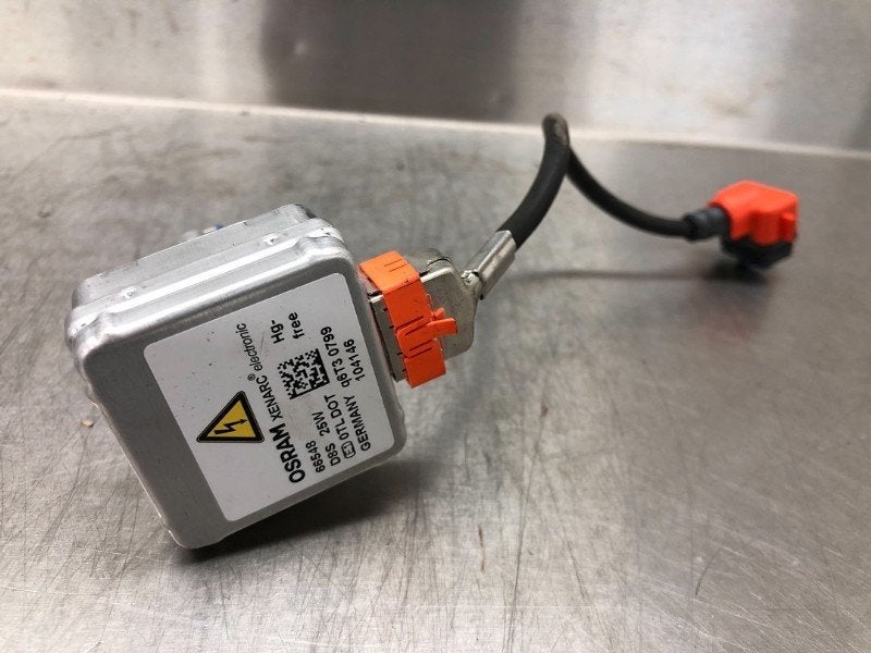 LAMPE XENON Suzuki Baleno (EW / FW) (01-2016/-) (|66548|), Utilisé, Suzuki