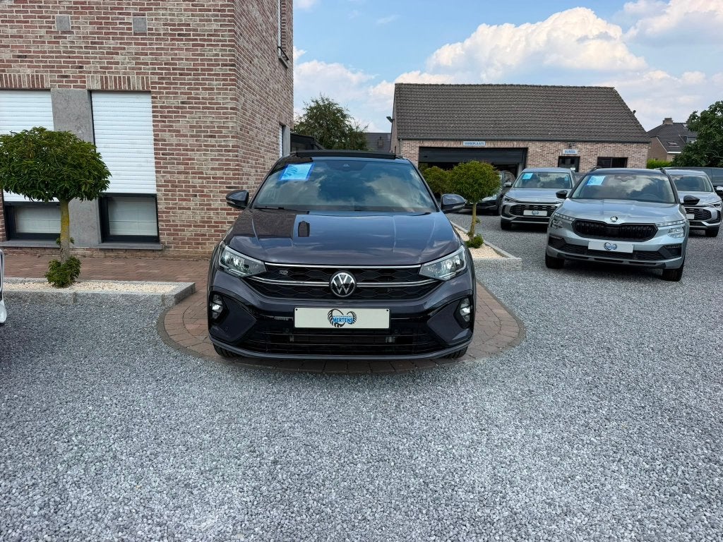 Volkswagen Taigo 1.0 TSI 115PK R-Line PANO *7002KM** 1EIG, Autos, Argent ou Gris, Achat, Euro 6, Entreprise