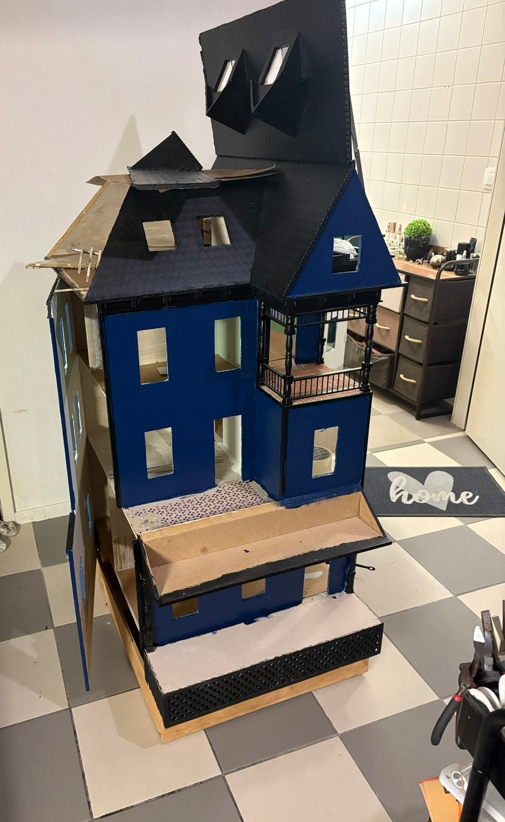 Mooi poppenhuis opknapper, Kinderen en Baby's, Speelgoed | Poppenhuizen, Ophalen, Zo goed als nieuw, Poppenhuis