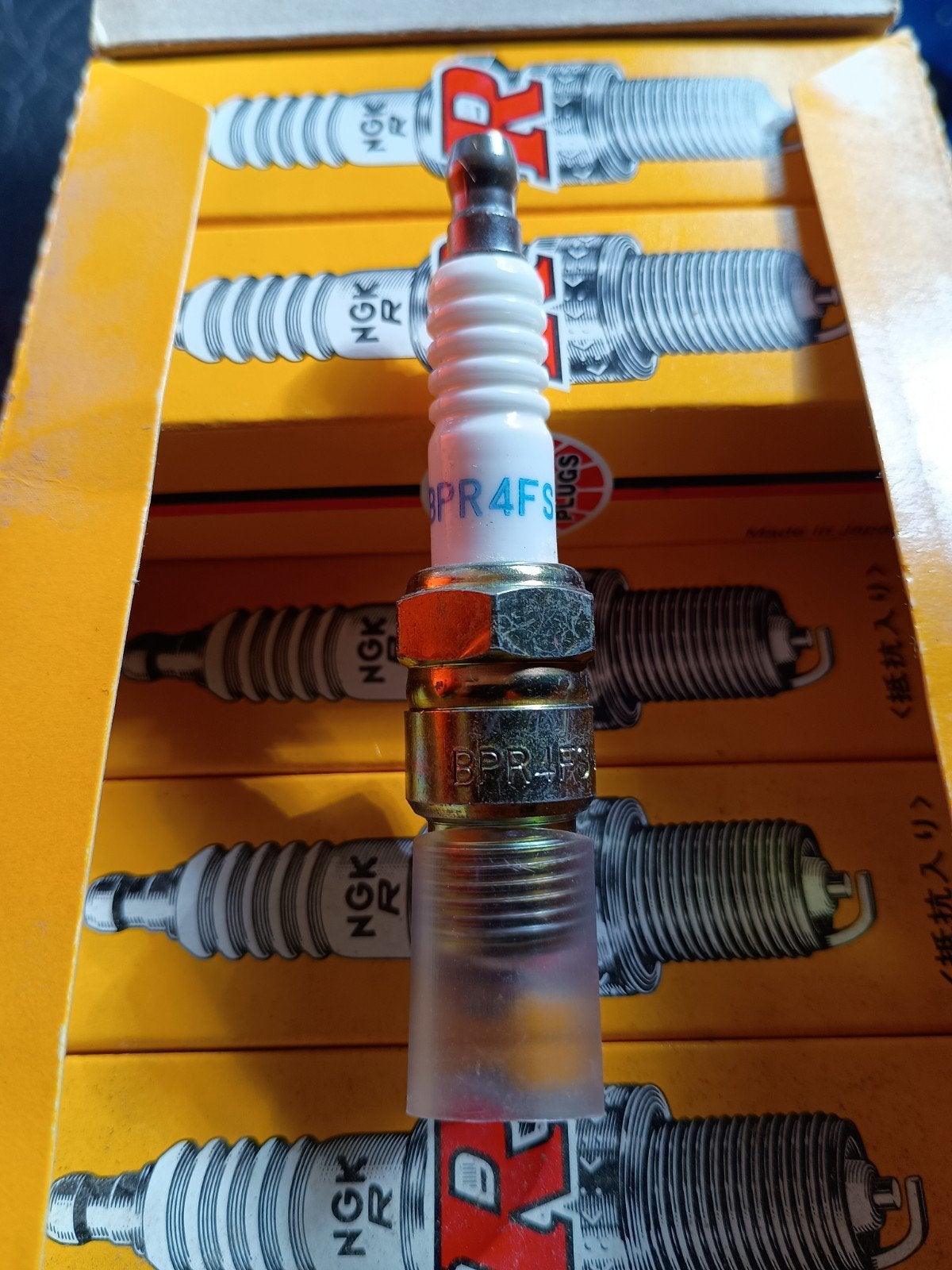 NOUVELLE - Bougies d' Allumage " NGK " BPR4FS - NOUVELLE, Enlèvement ou Envoi, Neuf, NGK