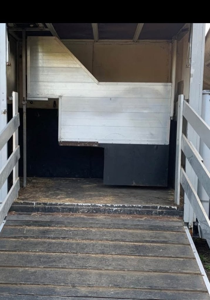 Aménagement intérieur et extérieur camion chevaux, Enlèvement, Neuf, Autres pièces automobiles