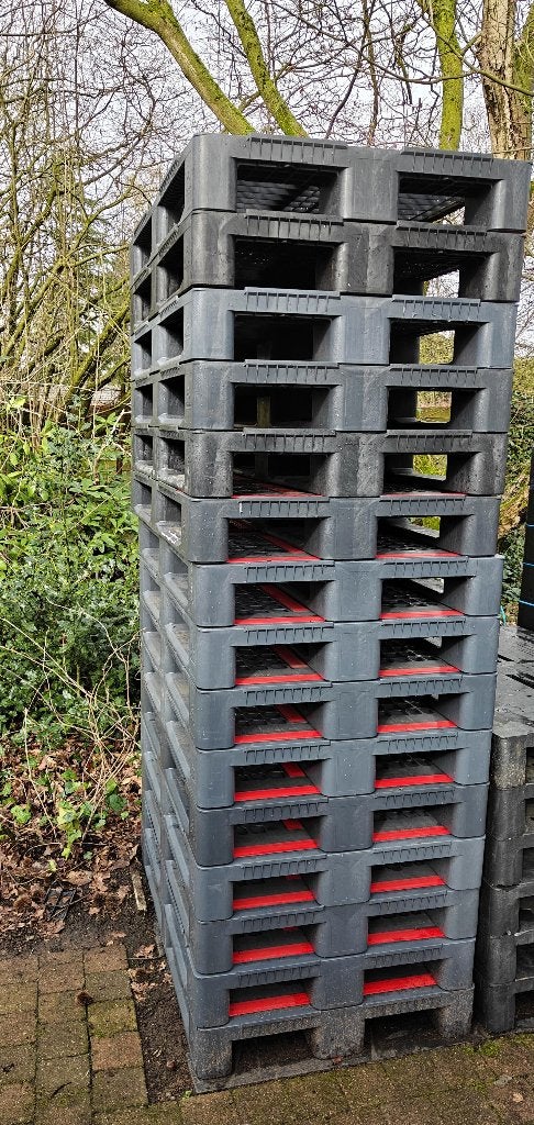 14 kunststof paletten met open dek en antislip, Ophalen, Gebruikt