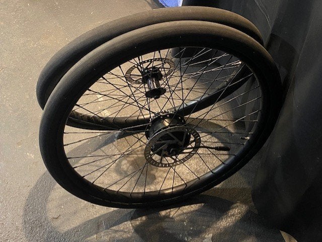 2 Roues complète Pour velo cowboy V4 taille 27.5 gros pneus, Enlèvement, Comme neuf, Roue, Cowboy 4
