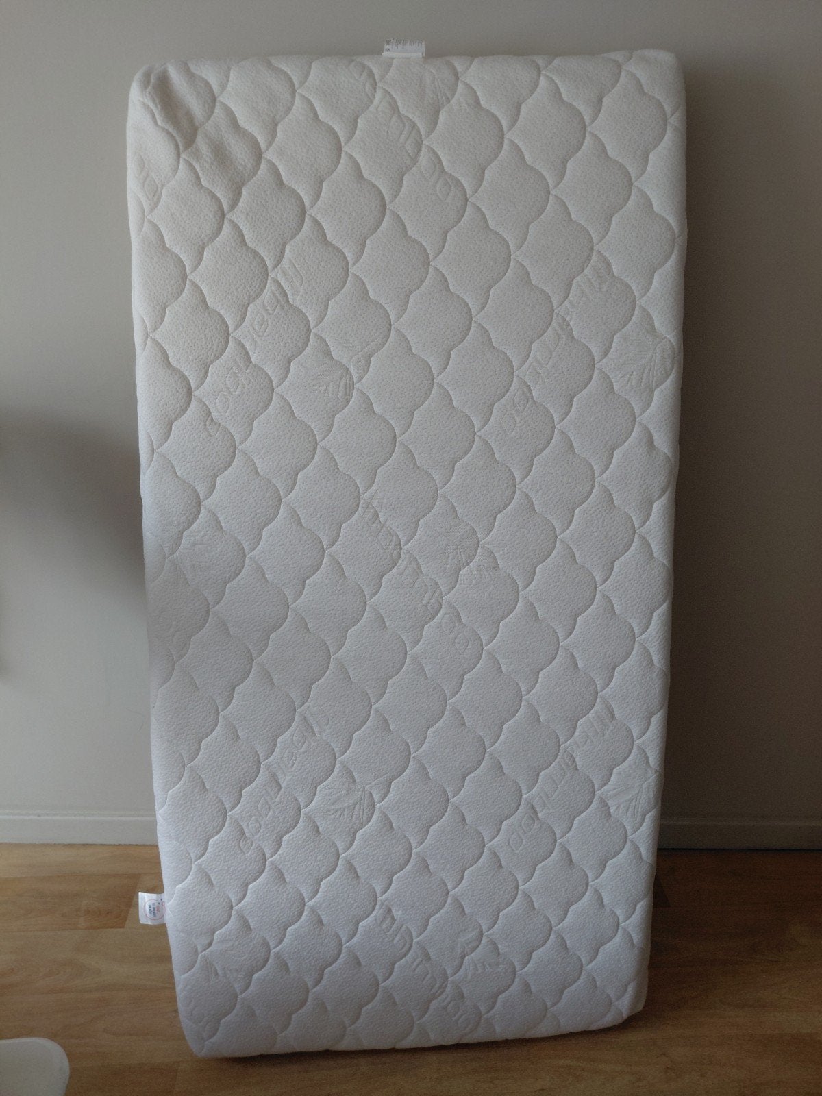 Matelas bébé/enfant 70x140cm + protection et draps housse, Enlèvement