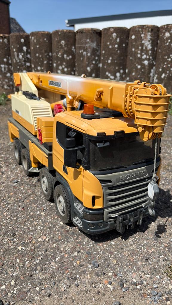 Grand camion-grue Scania Liebherr, Enlèvement, Comme neuf