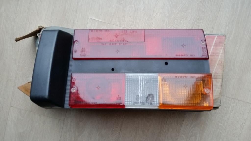 Fiat 131 131 Racing rechter achterlicht. Nieuw., Ophalen of Verzenden, Fiat