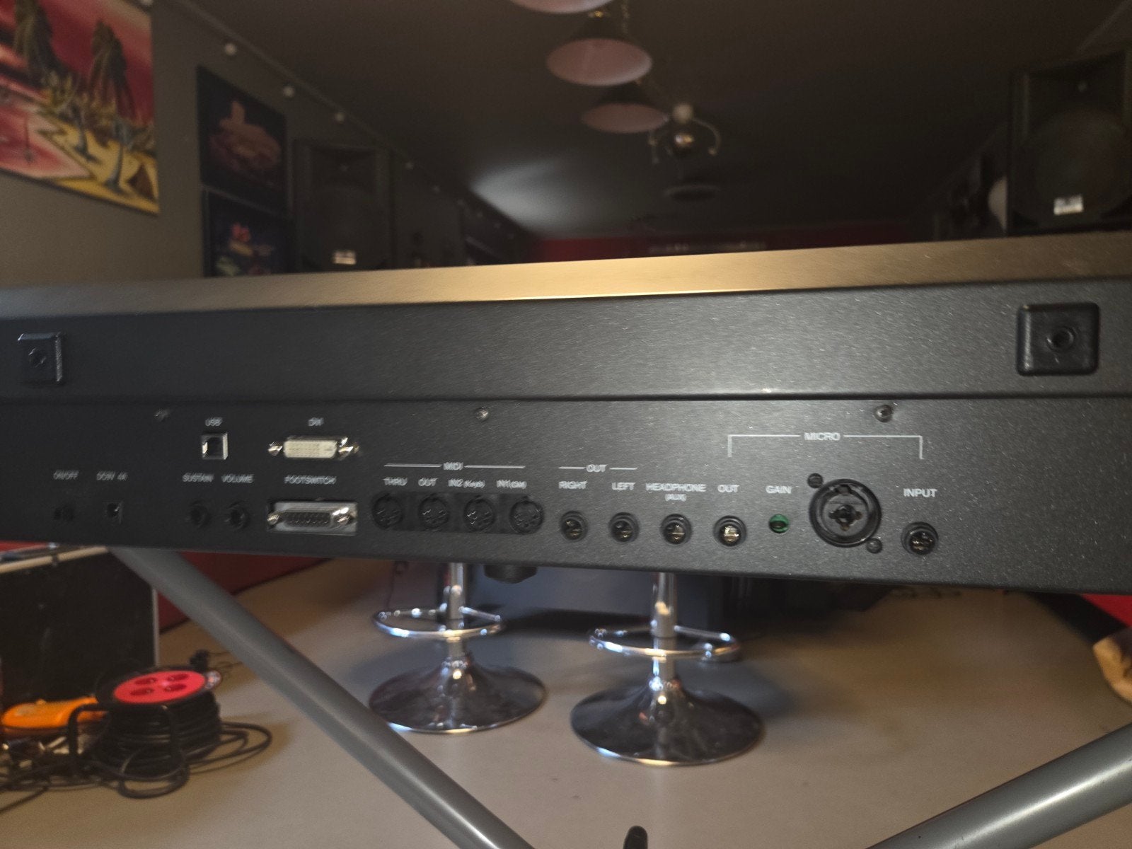 a vendre très beau ketron SD9 en très bon état, Enlèvement ou Envoi