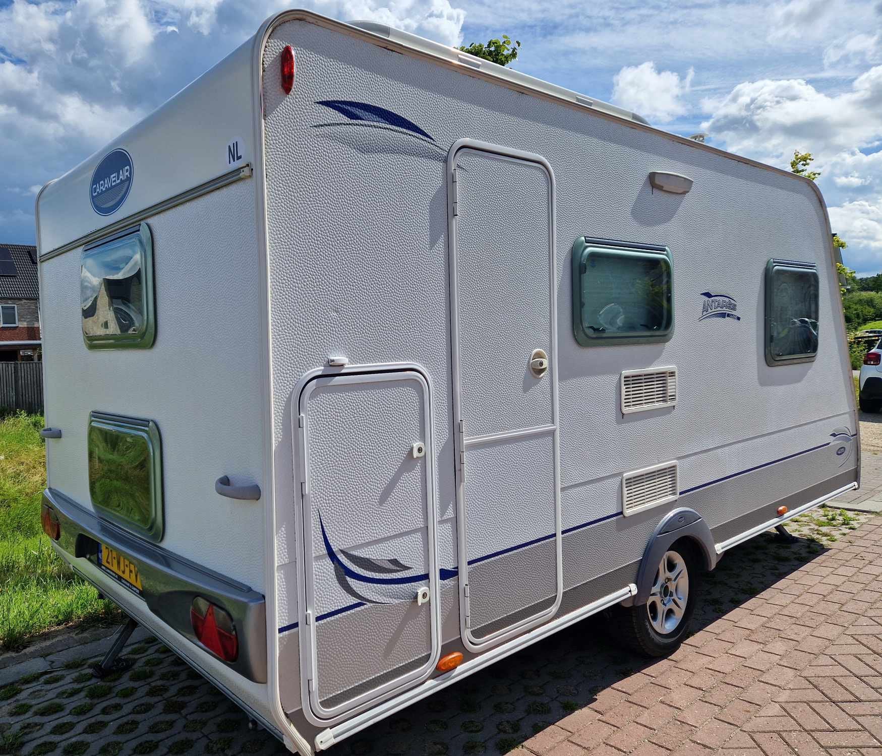 Caravelair Antares de luxe 426, Jusqu'à 6, 750 - 1000 kg, Particulier, Caravelair