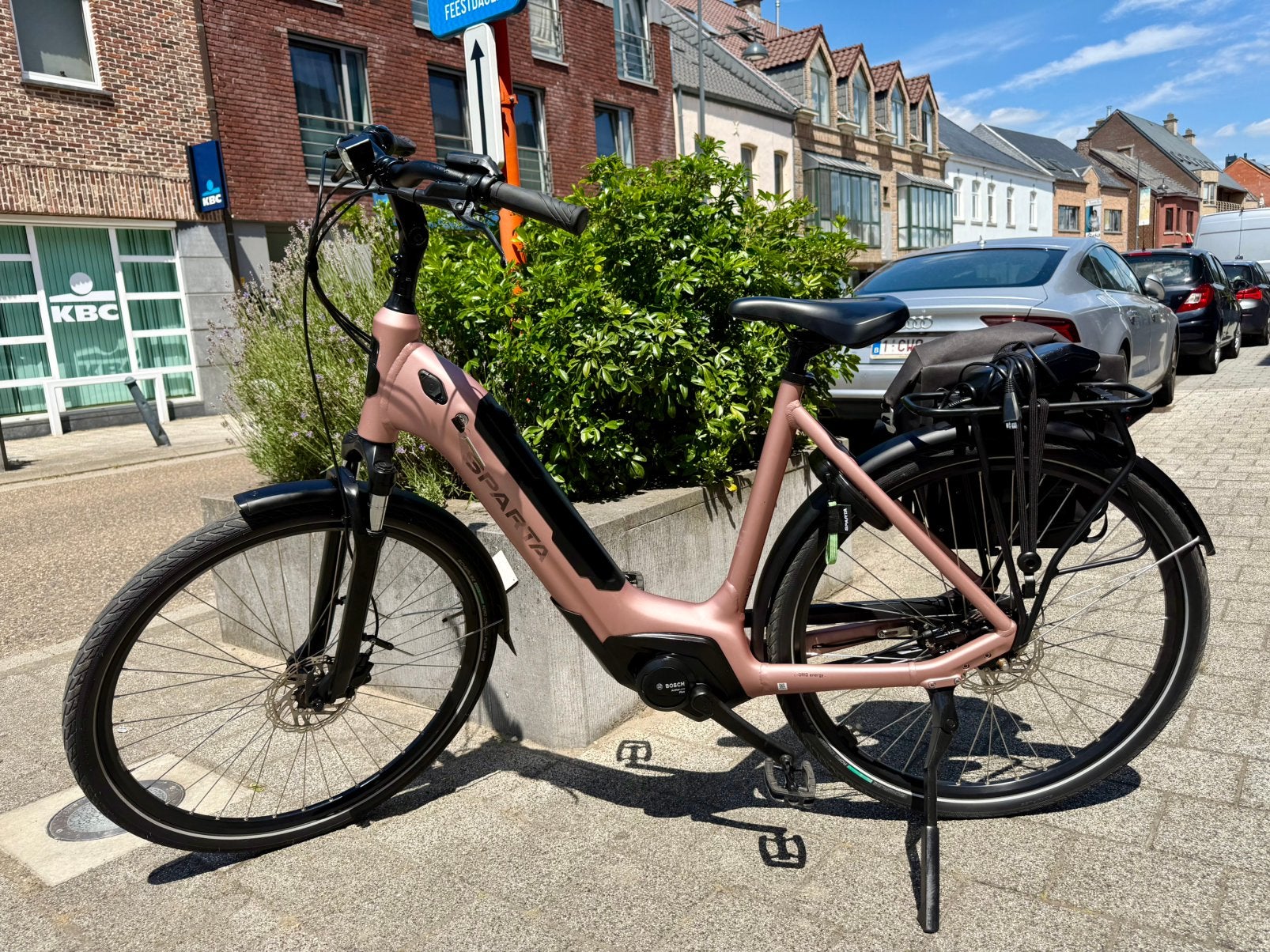 Sparta C-Grid Energy 56cm 500Wh Bosch Smart E-Bike 2024 Rose, Fietsen en Brommers, Ophalen, Sparta, Gebruikt, 50 km per accu of meer