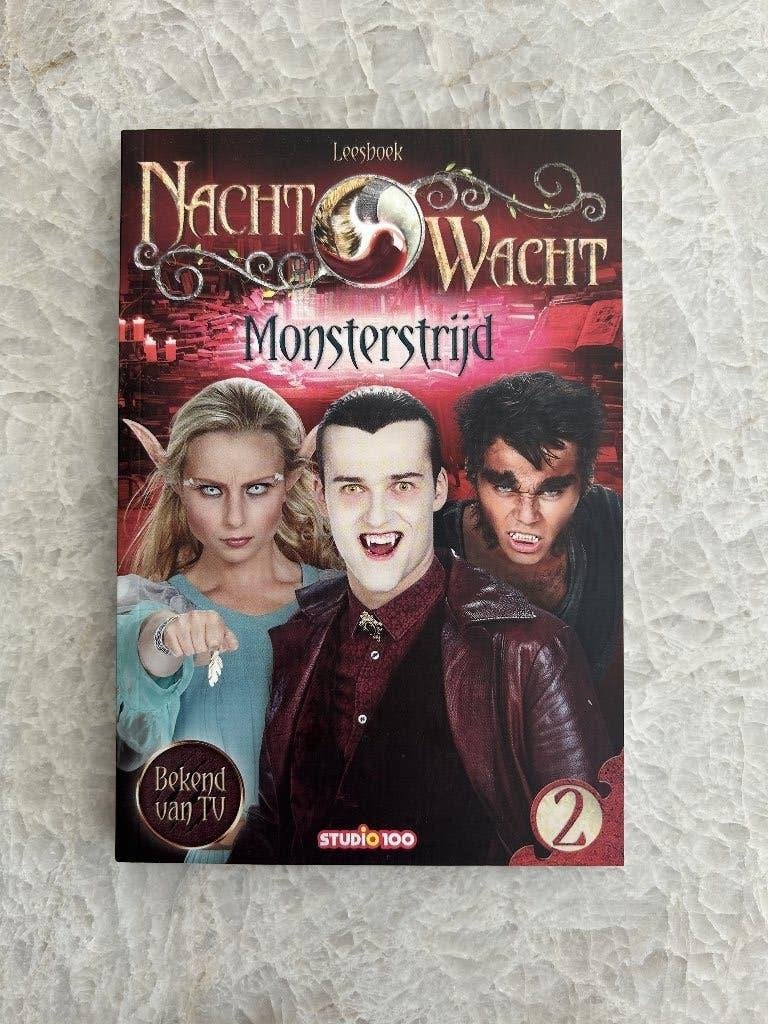 Boek Nachtwacht - Monstertrijd, Boeken, Ophalen, Studio 100, Fictie algemeen, Zo goed als nieuw
