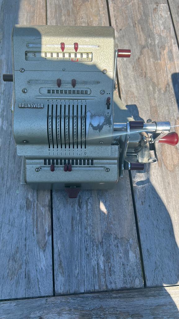 Brunsviga rekenmachine, Ophalen