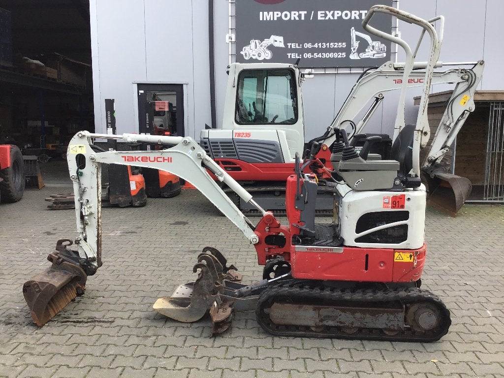 Takeuchi TB210, Zakelijke goederen, Ophalen, Graafmachine