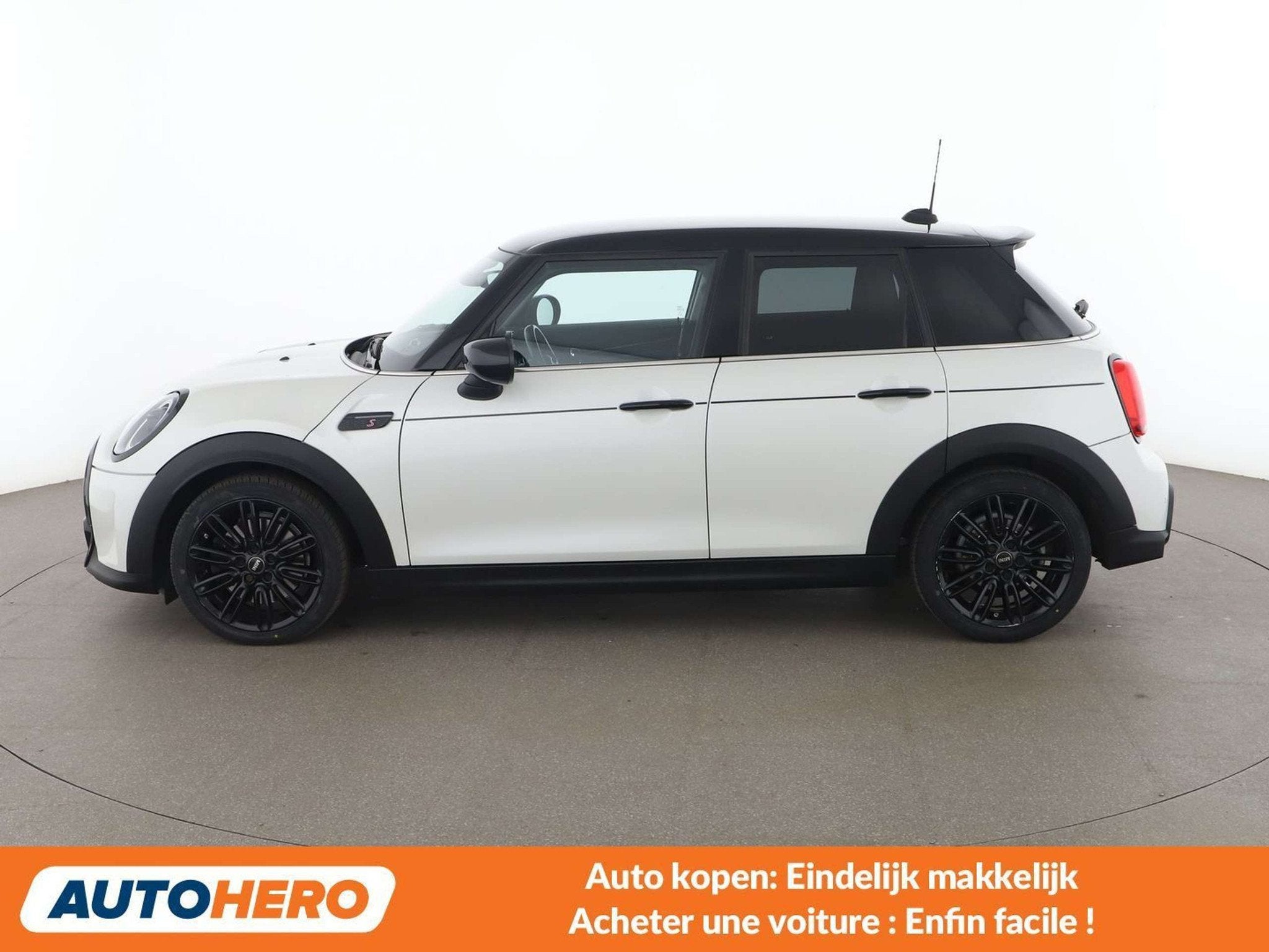 MINI Cooper S Cooper S Essential Trim (automatique), Cuir, Autres carburants, 131 kW, Noir