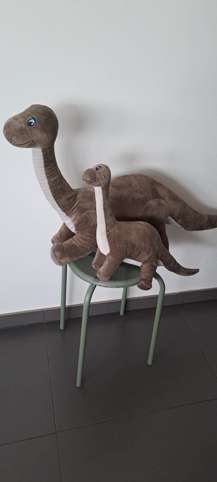 2 mooie knuffel Dino's, grijs, zo goed als nieuw, Ophalen, Grijs