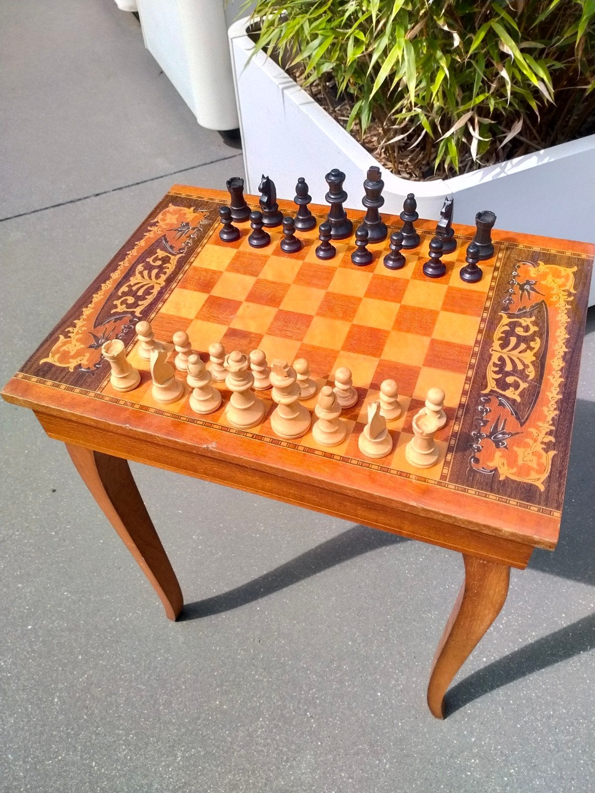 Schaaktafel met muziek ., Ophalen