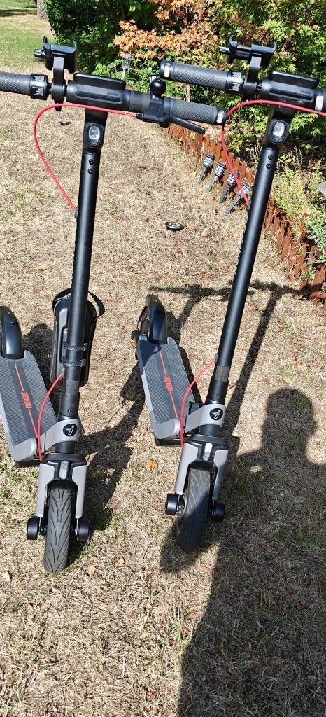 2 trottinettes Segway, Vélos & Vélomoteurs, Trottinettes, Enlèvement, Comme neuf, Step électrique (E-scooter), Segway Ninebot