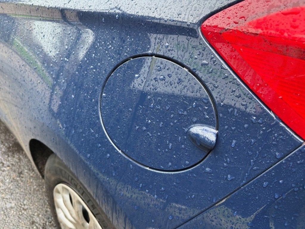 TRAPPE D'ESSENCE Ford Fiesta 7 (01-2017/07-2023), Autos : Pièces & Accessoires, Carrosserie & Tôlerie, Henry-Ford-Straße  1
50735  Köln, DE