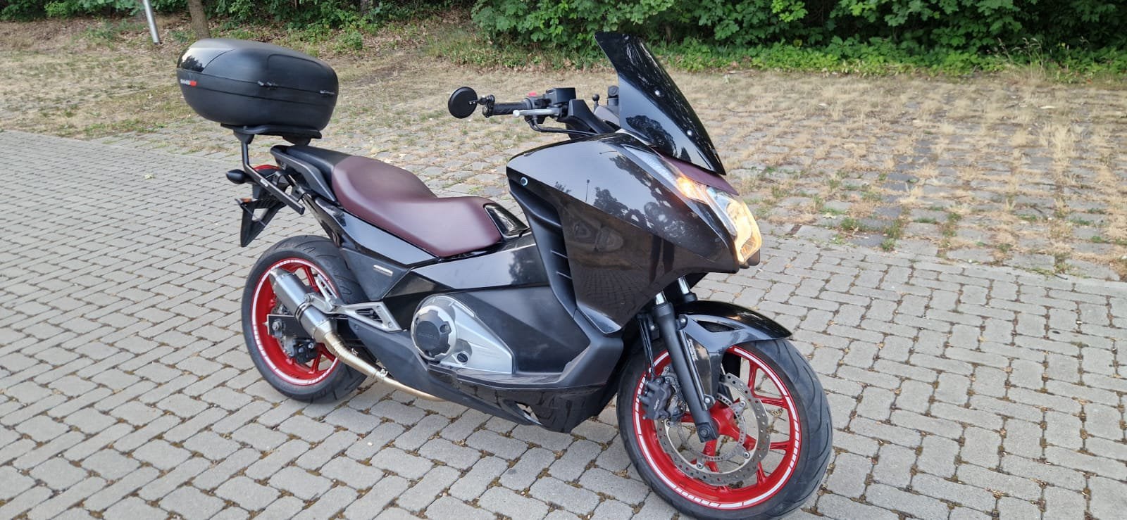 Honda Integra 700cc 2012 de 50dkm homologuée à 3000 euros, Scooter, Plus de 35 kW, 2 cylindres, Particulier