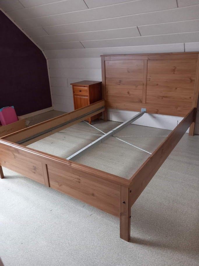bedframe + nachtkastje, Ophalen, Zo goed als nieuw