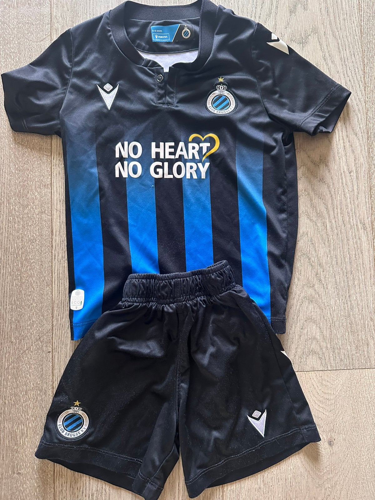 Club Brugge tenue, Ophalen, Zo goed als nieuw