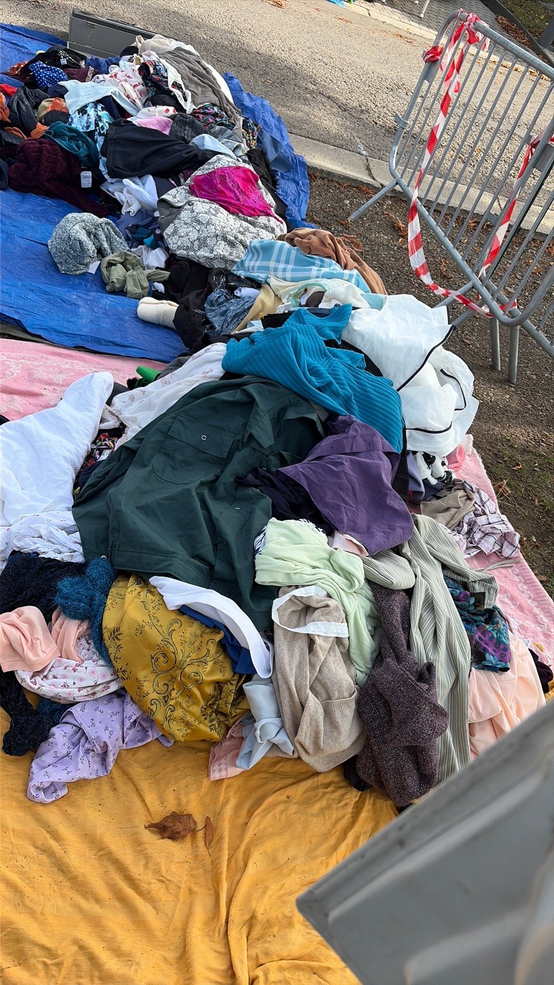 Lot de vêtements adultes – 15 sacs – Neufs avec étiquettes, Enlèvement, Comme neuf