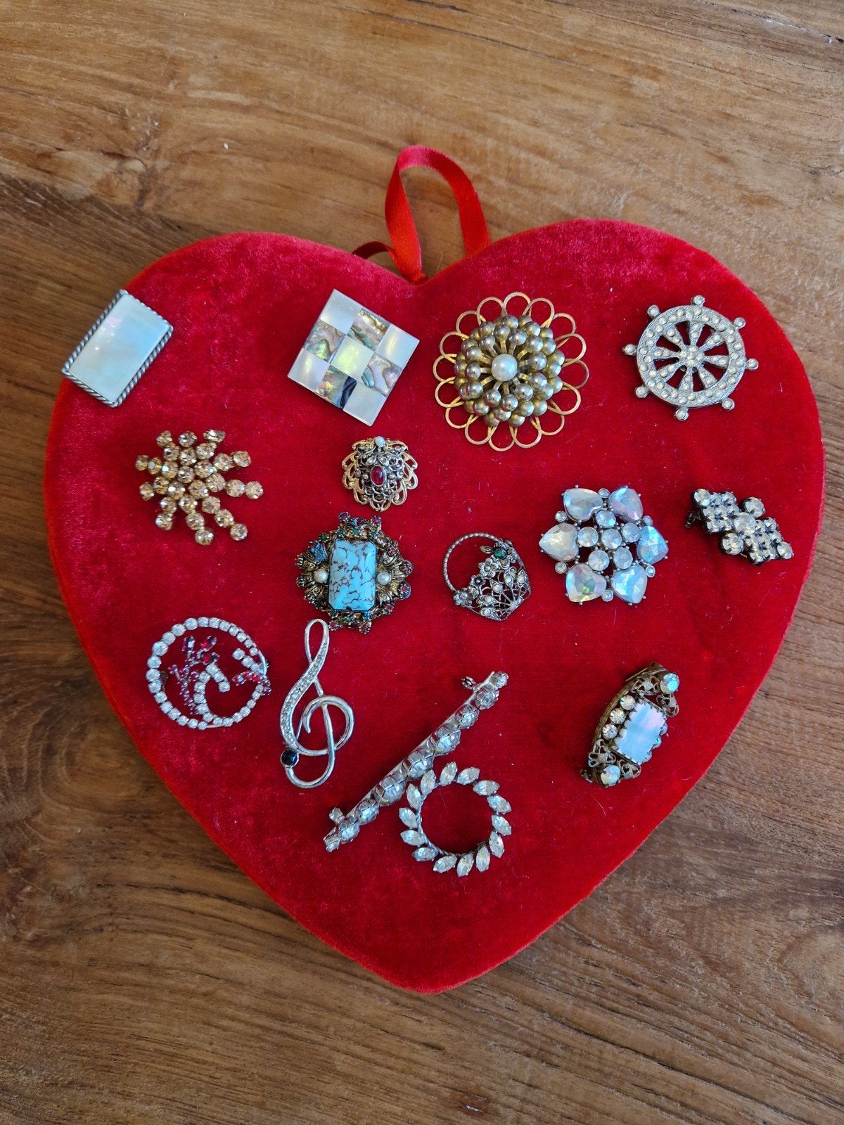 Kussen met 15 x antieke broche, Antiek en Kunst, Ophalen of Verzenden