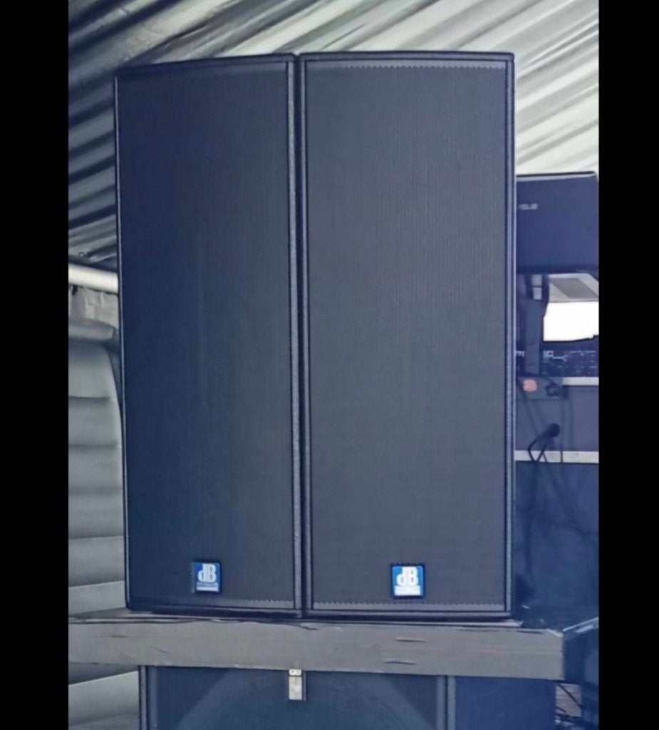 4 x DB TECHNOLOGIES FLEXSYS F212, TV, Hi-fi & Vidéo, Enceintes, Comme neuf, Autres types, Autres marques, Enlèvement