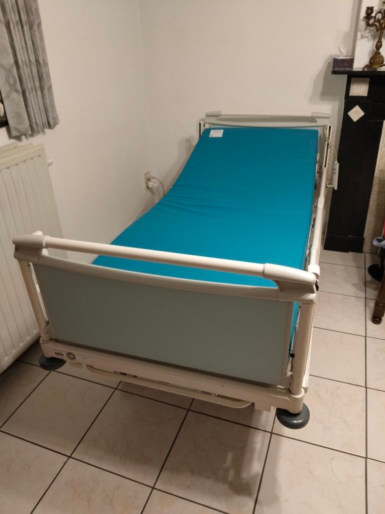 Electrisch ziekenhuisbed met matras gereserveerd, Diversen, Ophalen