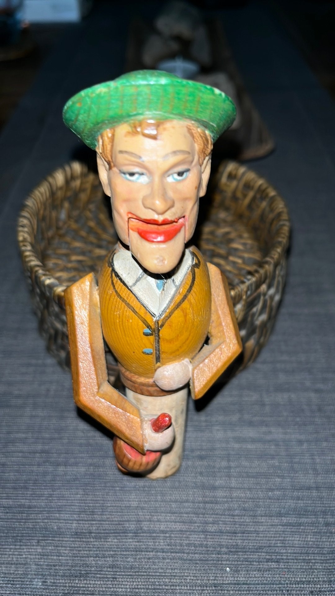 Bouchon de bouteille, Enlèvement ou Envoi, Bois, Sculpture sur bois