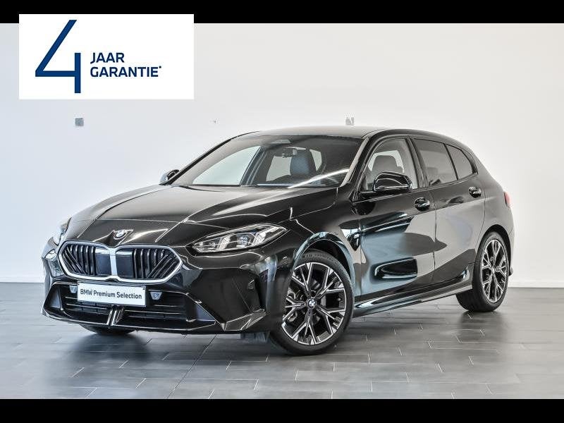 BMW 1-Serie M-Sport/Park Asst./Driving Asst. https://www.mee, Auto's, Zwart, Bedrijf, Stadsauto, 1499 cc