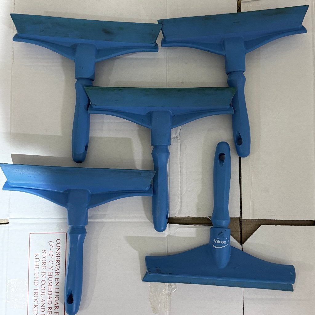 Lot de 5 raclettes Vikan professionnelles alimentaires, Envoi