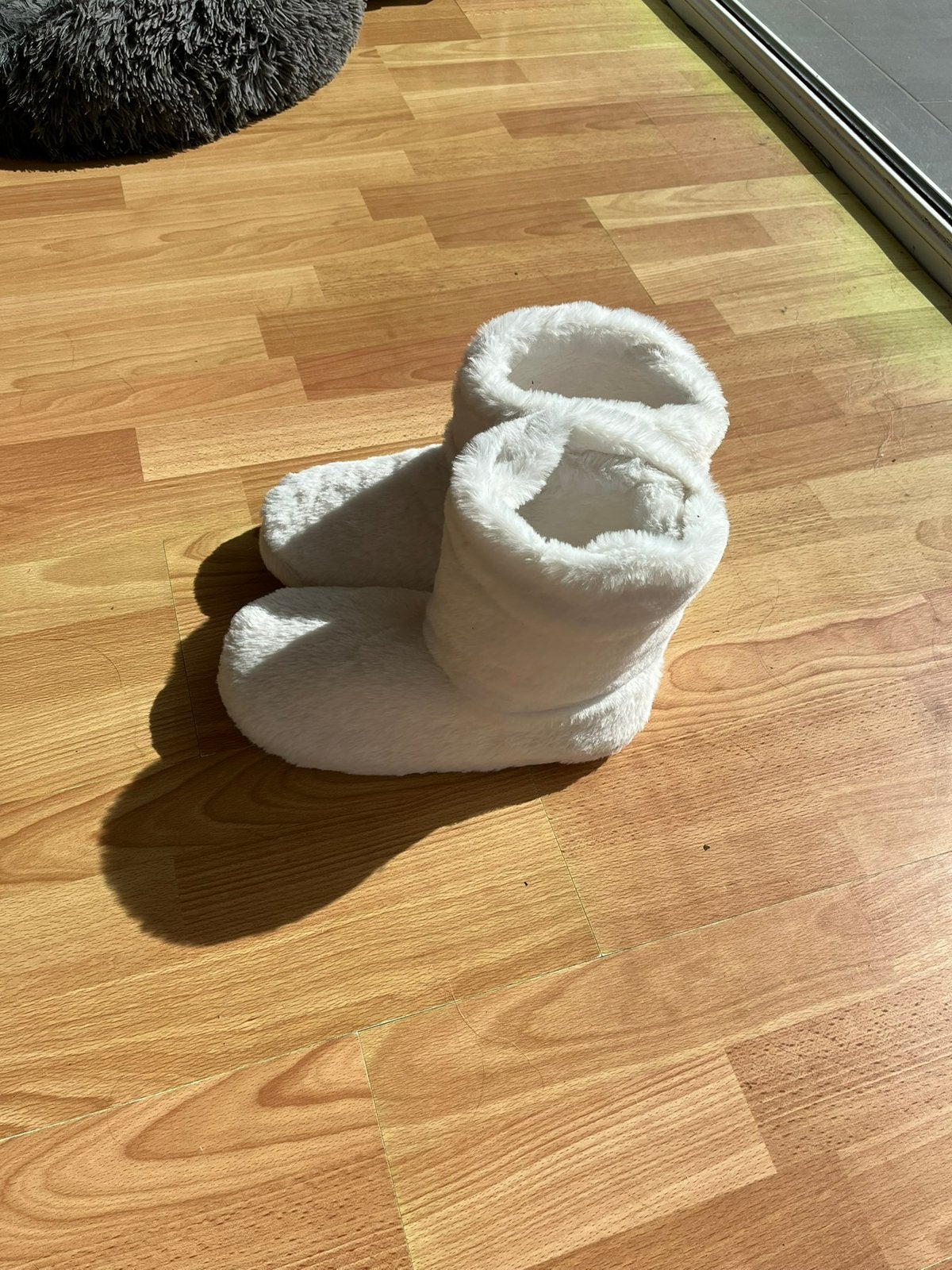 Pantoufles blanches, Kleding | Dames, Schoenen, Verzenden, Wit, Zo goed als nieuw, Pantoffels of Sloffen