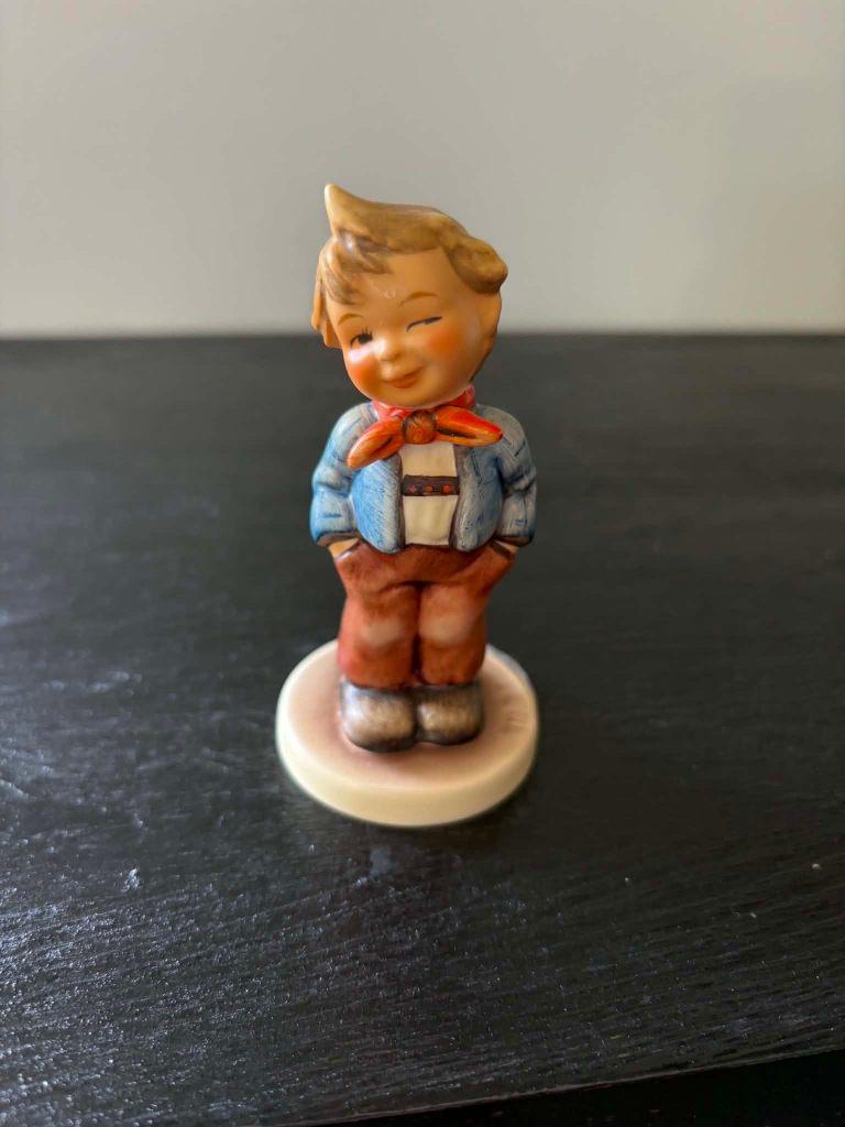 Hummel Goebel, knipogende jongen, Ophalen of Verzenden, Zo goed als nieuw, Hummel
